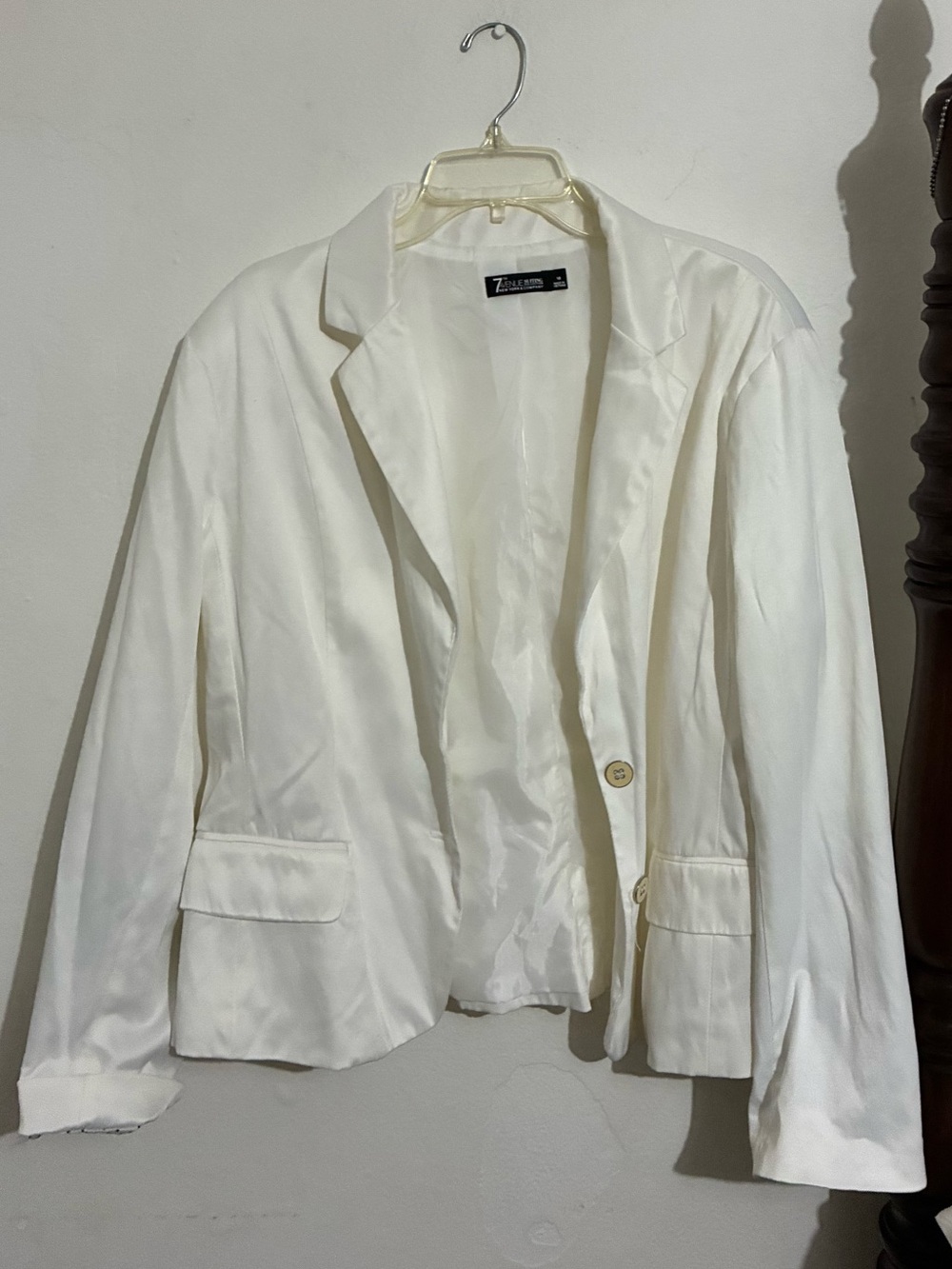 Tailored White Women's Single-Button Blazer
